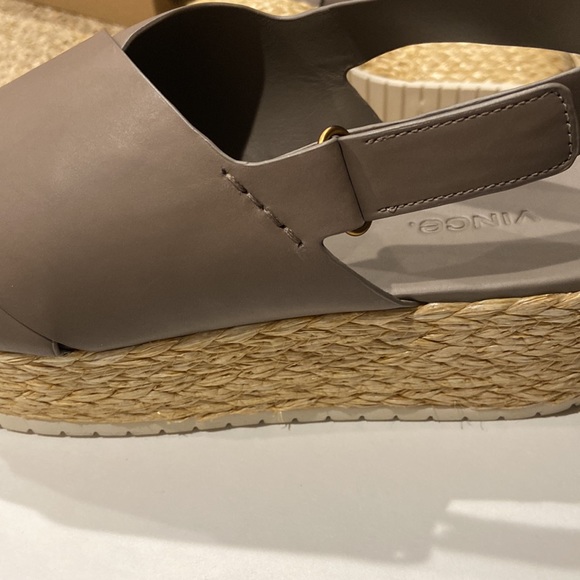 New in box Vince sandals, size 10 - Picture 6 of 6